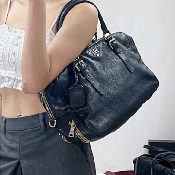 Prada vintage tote bag black (authentic) - Picture 2 of 2